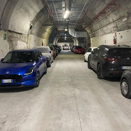 Deluxe Apartment Self Check In Parking เจนัว ภายนอก รูปภาพ