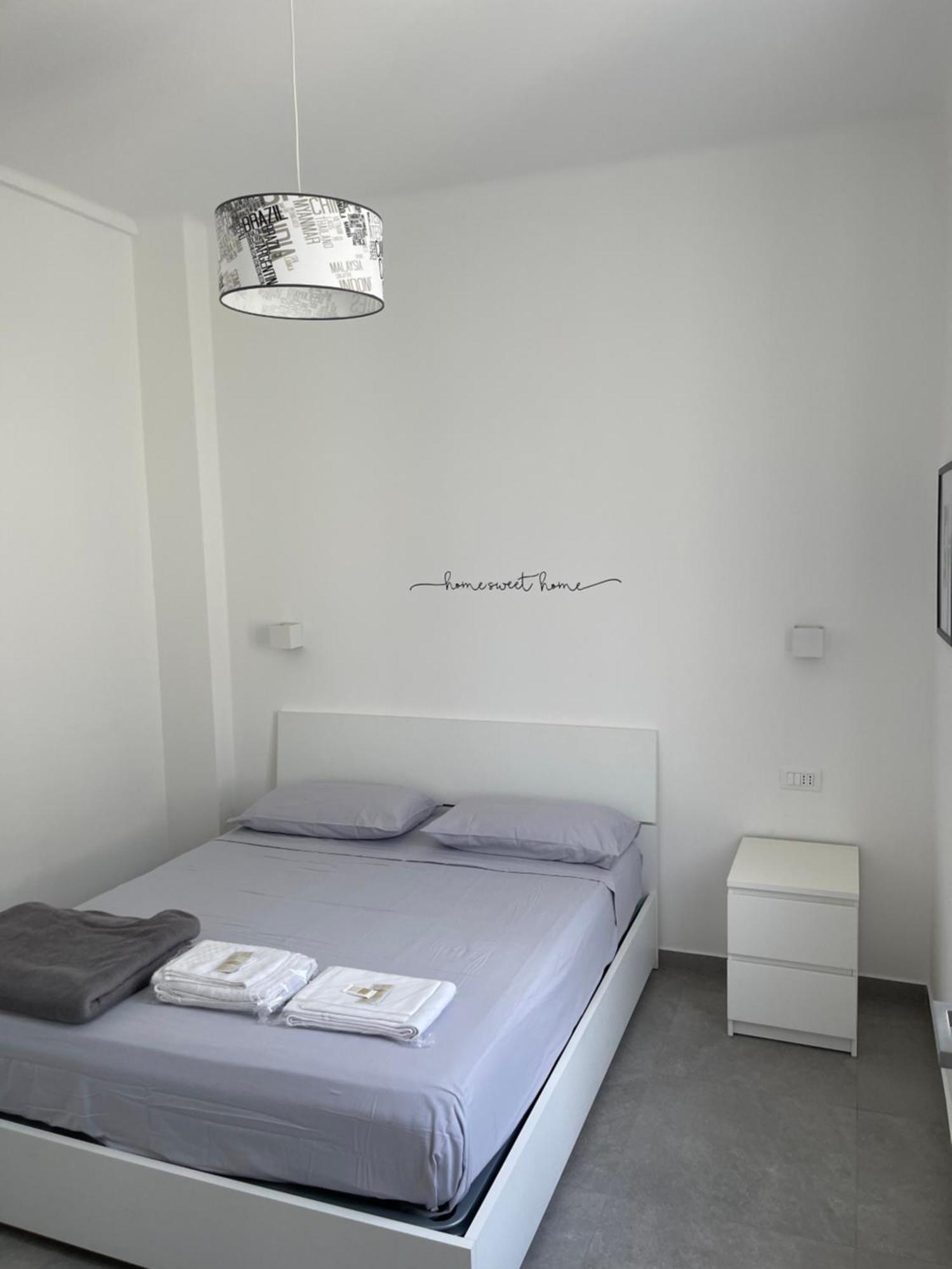 Deluxe Apartment Self Check In Parking เจนัว ภายนอก รูปภาพ