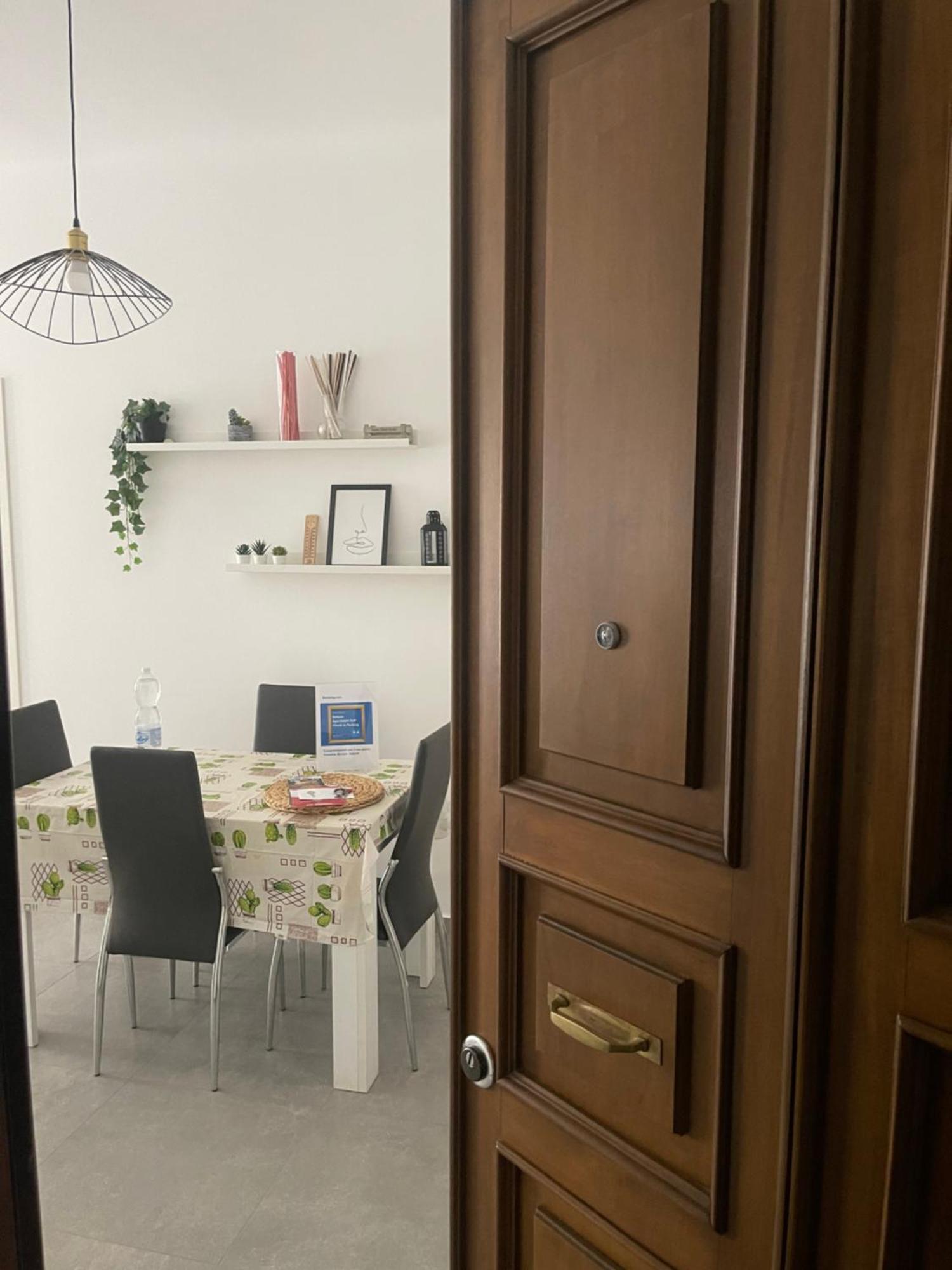 Deluxe Apartment Self Check In Parking เจนัว ภายนอก รูปภาพ